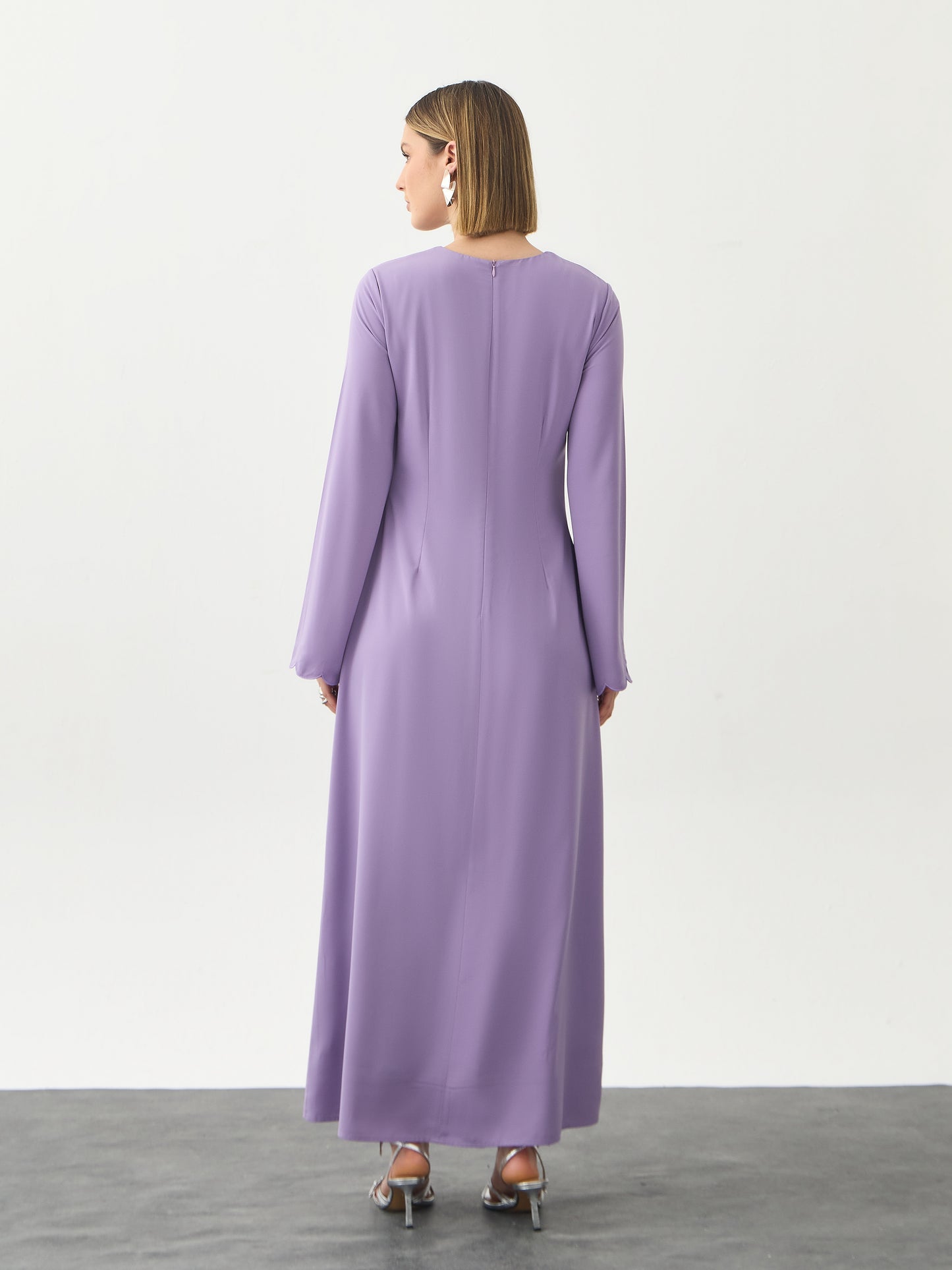 Manar Abaya - Amethyst